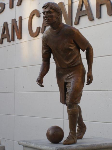 David Silva's statue in the Canary Islands isn't so pleasing to the eye.