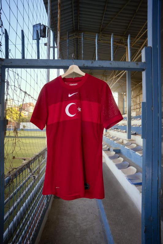 Turkey away kit 2021