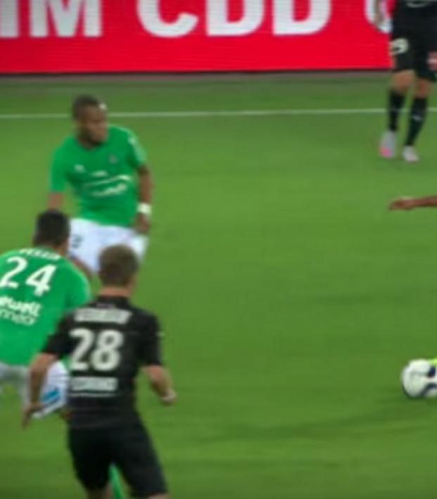Hatem Ben Arfa goes solo and scores and unreal goal. 
