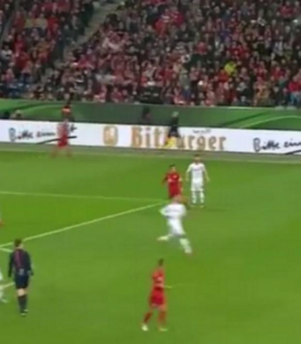Xabi Alonso scores deep volley