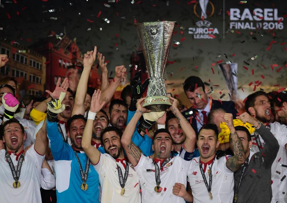 Sevilla hoist the Sevilla Cup