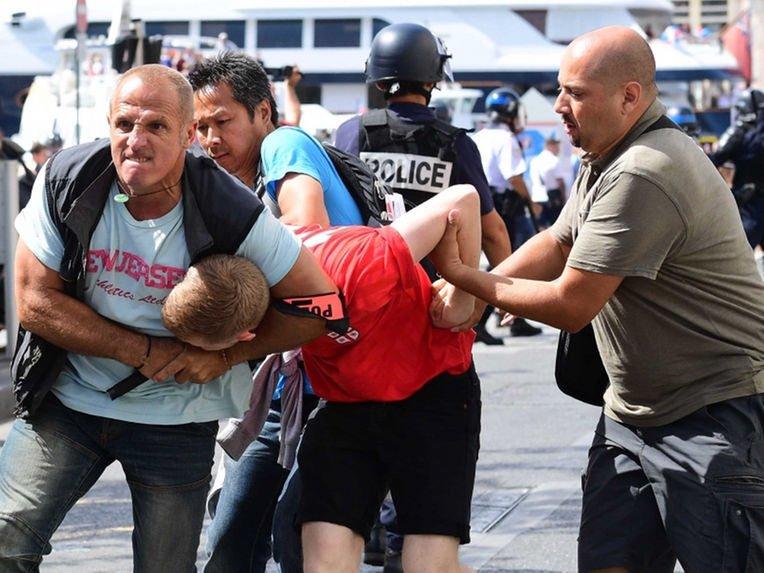 Russian and English hooligans clash at Euro 2016