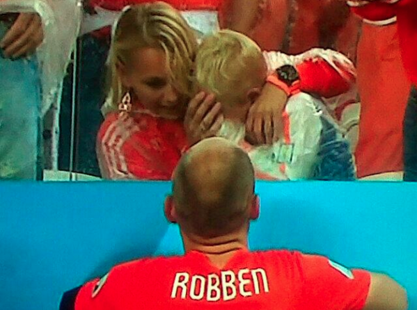 Sad World Cup photos - Arjen Robben's son