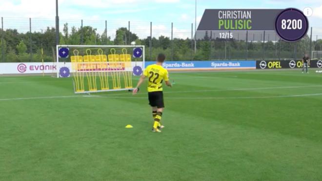 Christian Pulisic FIFA 18 Free Kick Challenge