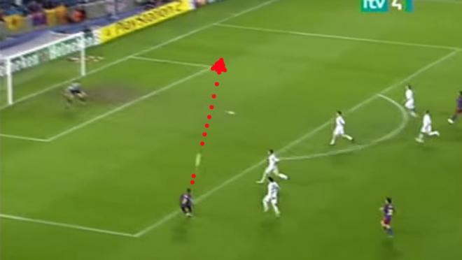 Samuel Eto'o Shoots The Best Curved Goal