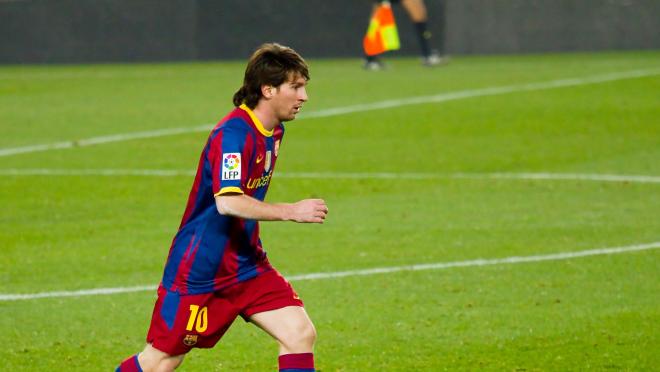 Messi dribbling