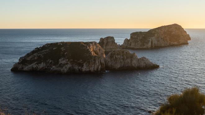 Footballer Death Cliff Jumping