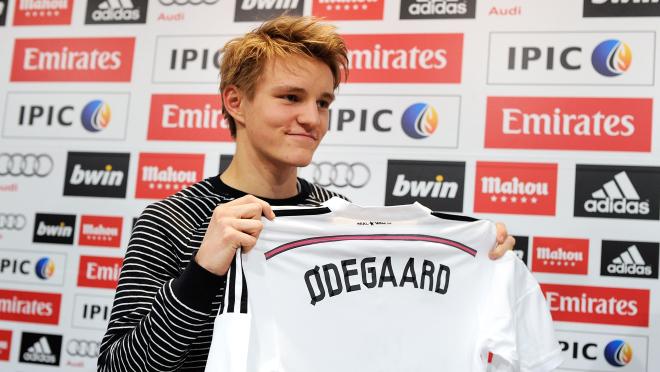 Martin Ødegaard presentation as Real Madrid player, 2015.