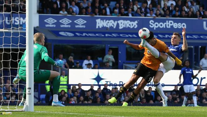 Raul Jimenez Wolves goal vs Everton