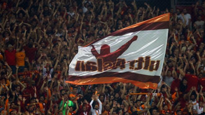 Galatasaray fans chant