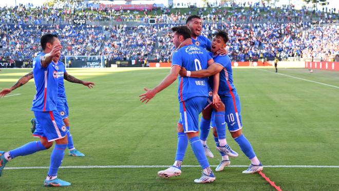 Santi Giménez anota para Cruz Azul