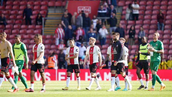 Southampton relegated after 2-0 defeat vs. Fulham