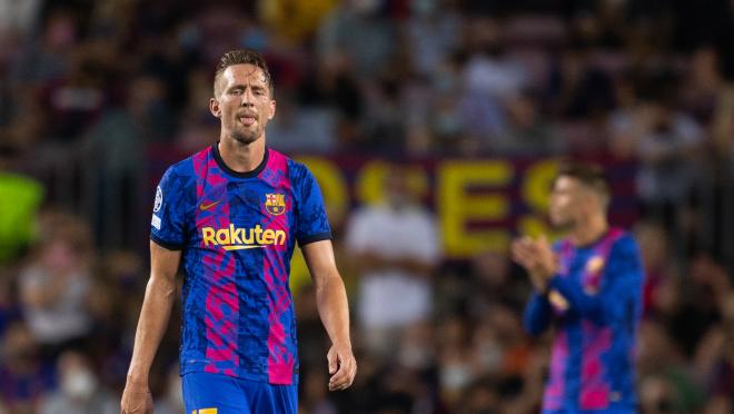 Luuk de Jong con el jersey de Barcelona