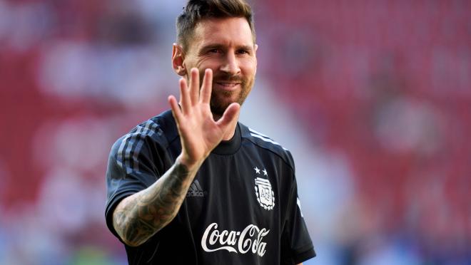 Cinco goles de Messi vs Estonia