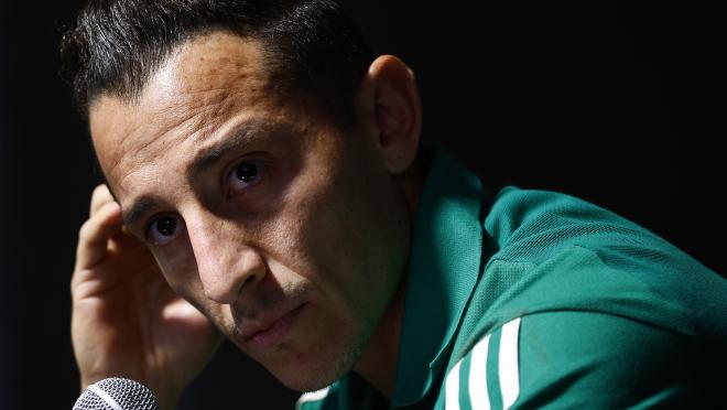 Andrés Guardado recibe elogios de José Mourinho