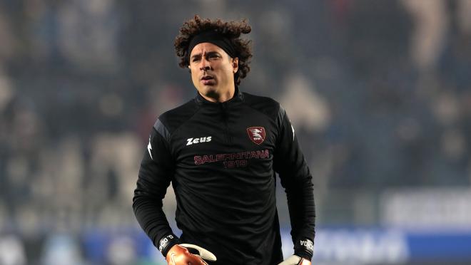 Memo Ochoa suplente Salernitana