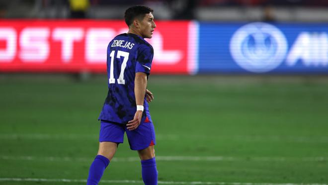 Alejandro Zendejas playing for the USMNT in a friendly against Serbia in 2023