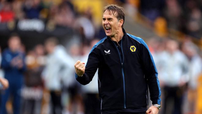 Julen Lopetegui celebrates Wolverhampton Wanderers goal