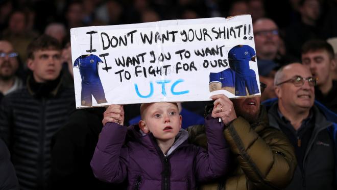 Chelsea fan sign