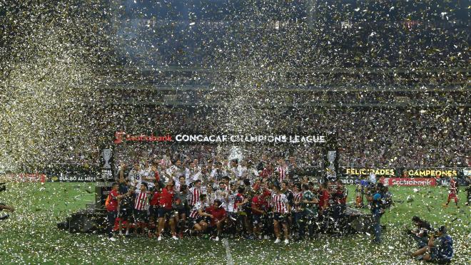 Chivas celebra el campeonato de la Campeones de la Concacaf