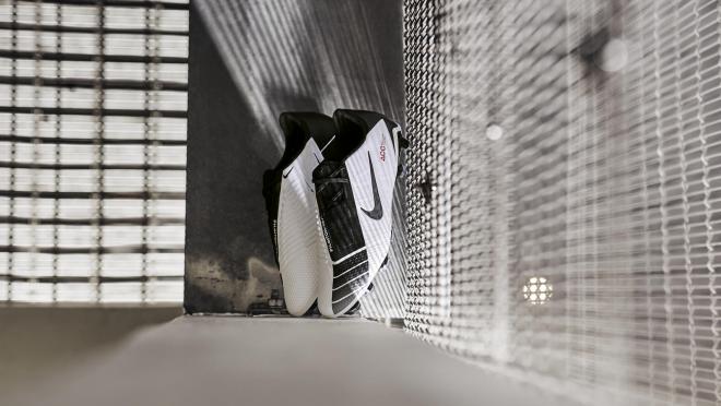Nike Phantom VNM Future DNA T90