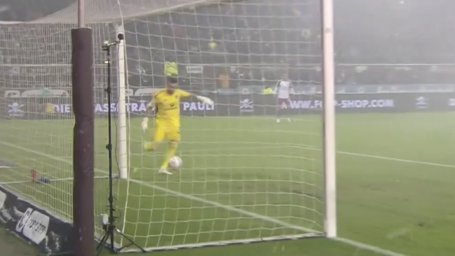 Hamburg goalkeeper own goal