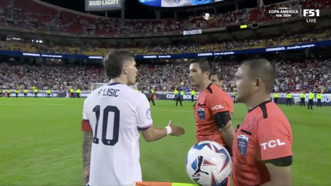 Pulisic referee handshake moment