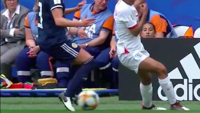 Nikita Parris nutmeg vs Scotland