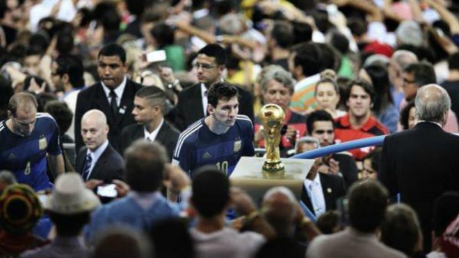 Sad World Cup Photos — Lionel Messi 2014