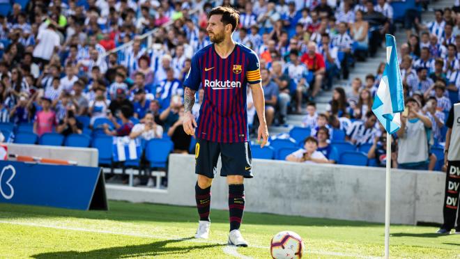 Lionel Messi corner kick