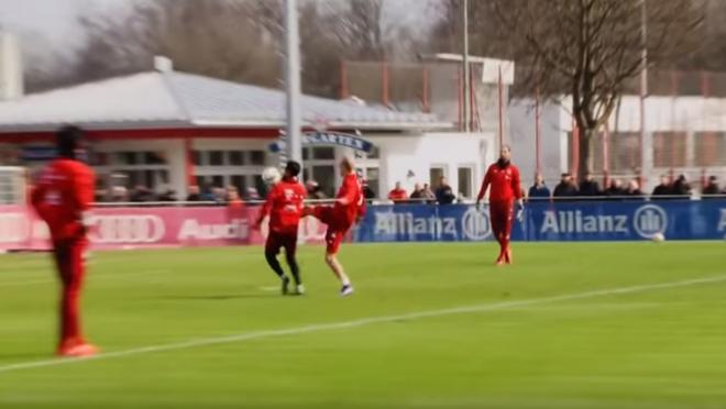 Thiago Alcantara pulls off a rainbow flick