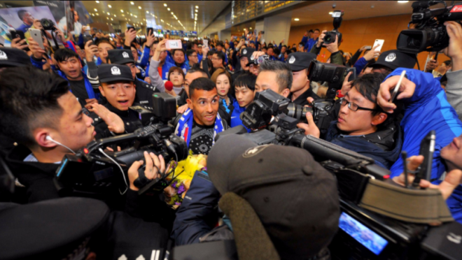 Carlos Tevez Arrival in China 