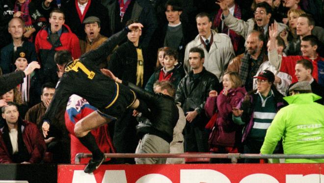 Eric Cantona kicks a Crystal Palace Fan