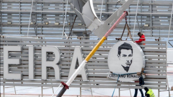 Cristiano Ronaldo Arriving at Airport