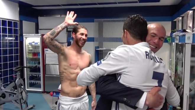 Cristiano Ronaldo Celebrates with teammates 