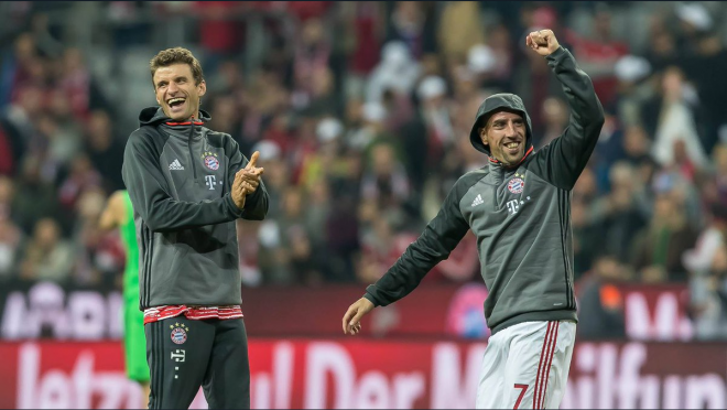 Bayern Munich Players Photobomb Fans