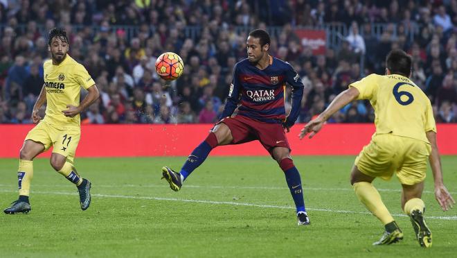 Neymar Sombrero flick vs Villarreal in 2015