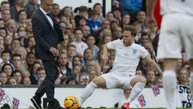 Jose Mourinho Tackles Olly Murs