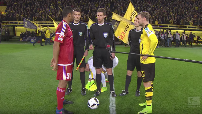 Roman Bürki reaching for the match ball