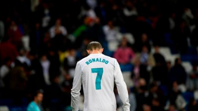 Ronaldo hangs his head in shame