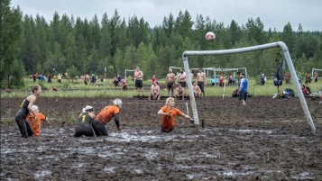 Fútbol en los pantanos de Finlandia