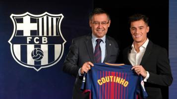 Phil Coutinho presented at the Camp Nou