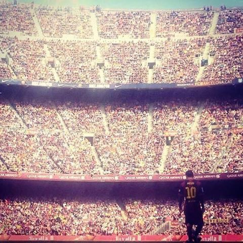 Lionel Messi 500 appearances Barcelona Camp Nou