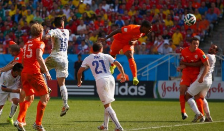 Leroy Fer with his first career goal for the Dutch