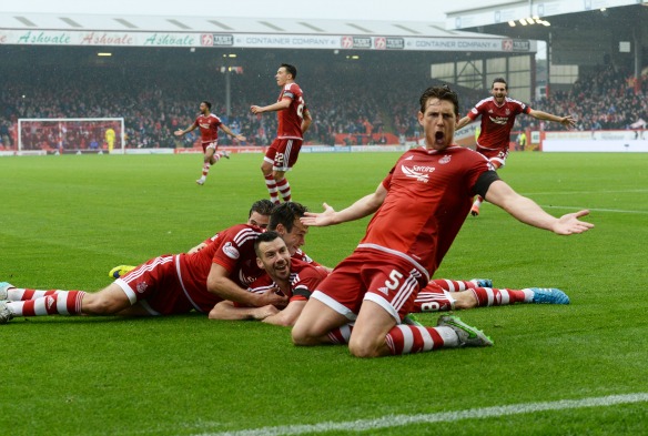 Dons Celebrate Beating Celtic 